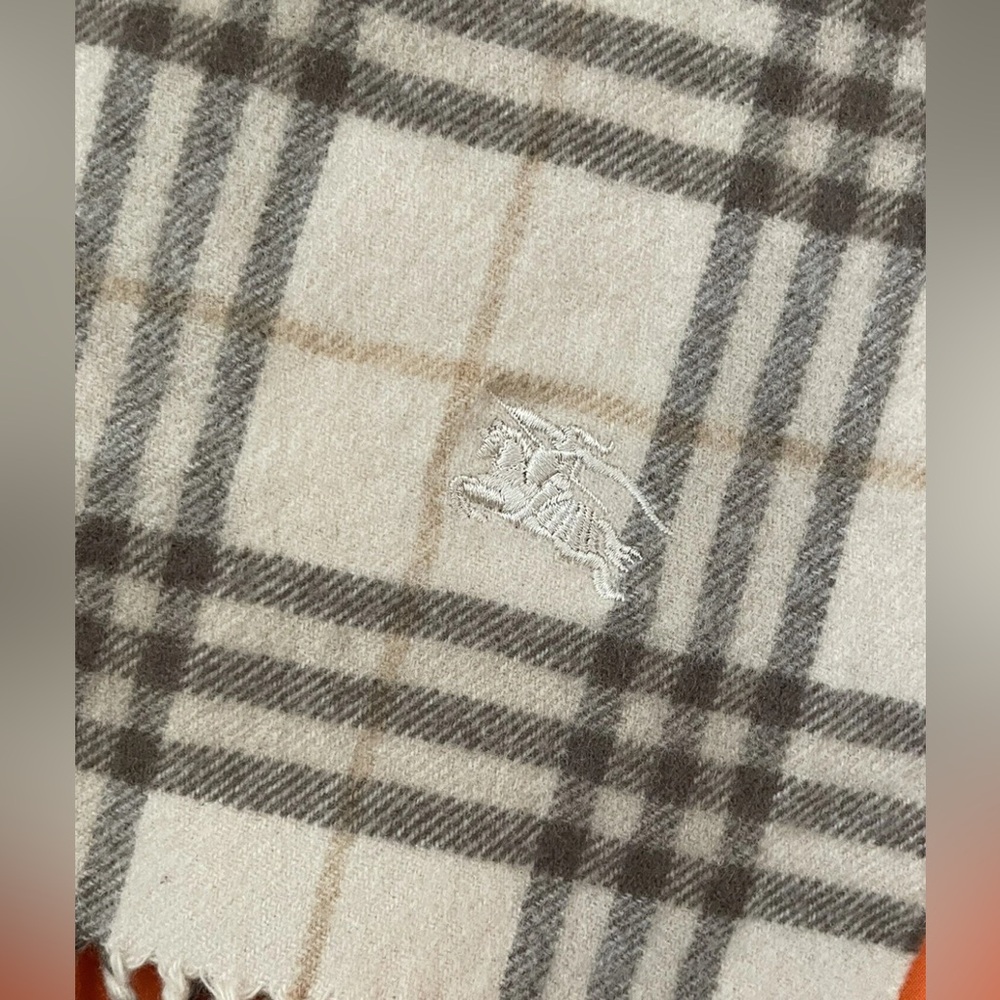 Burberry Scarf Womens 100% Lameswool Burberry London Made In England - Picture 3 of 5